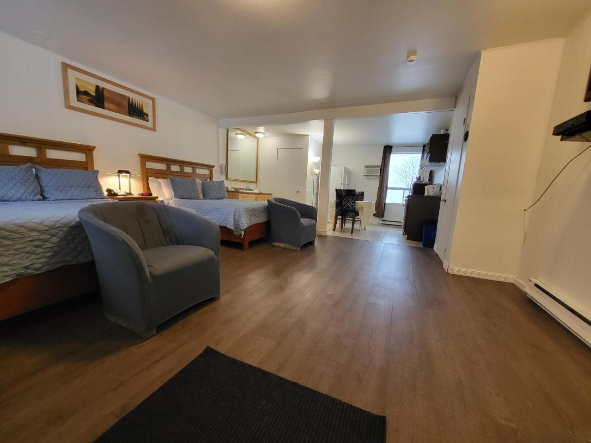 Motel Deblois Sainte-Anne-de-Beaupré Eksteriør billede