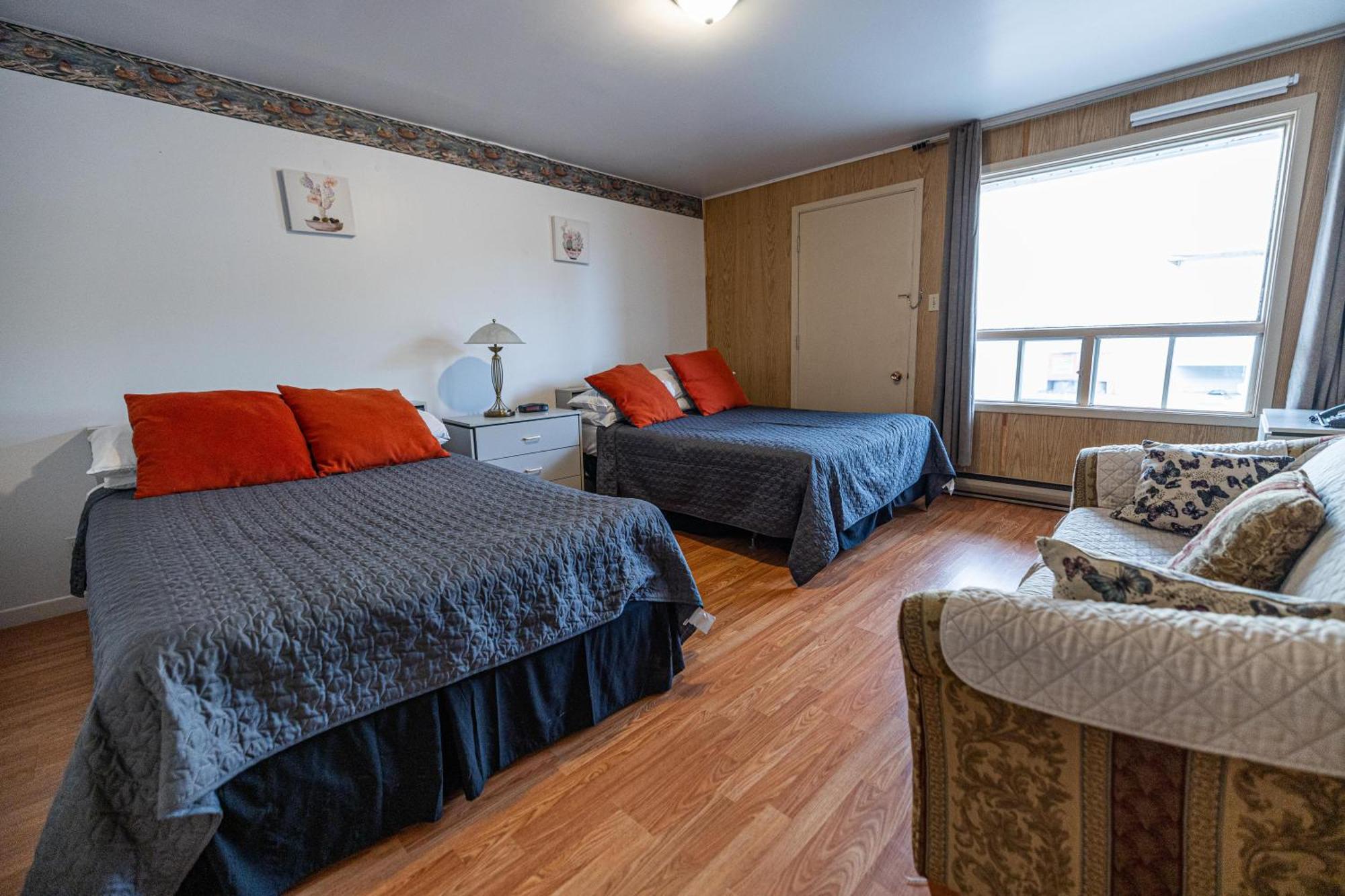 Motel Deblois Sainte-Anne-de-Beaupré Eksteriør billede