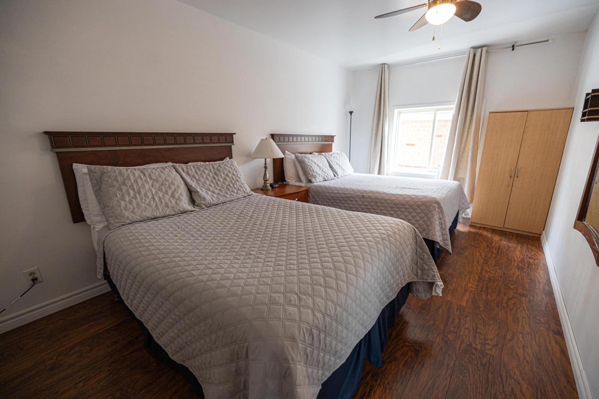 Motel Deblois Sainte-Anne-de-Beaupré Eksteriør billede