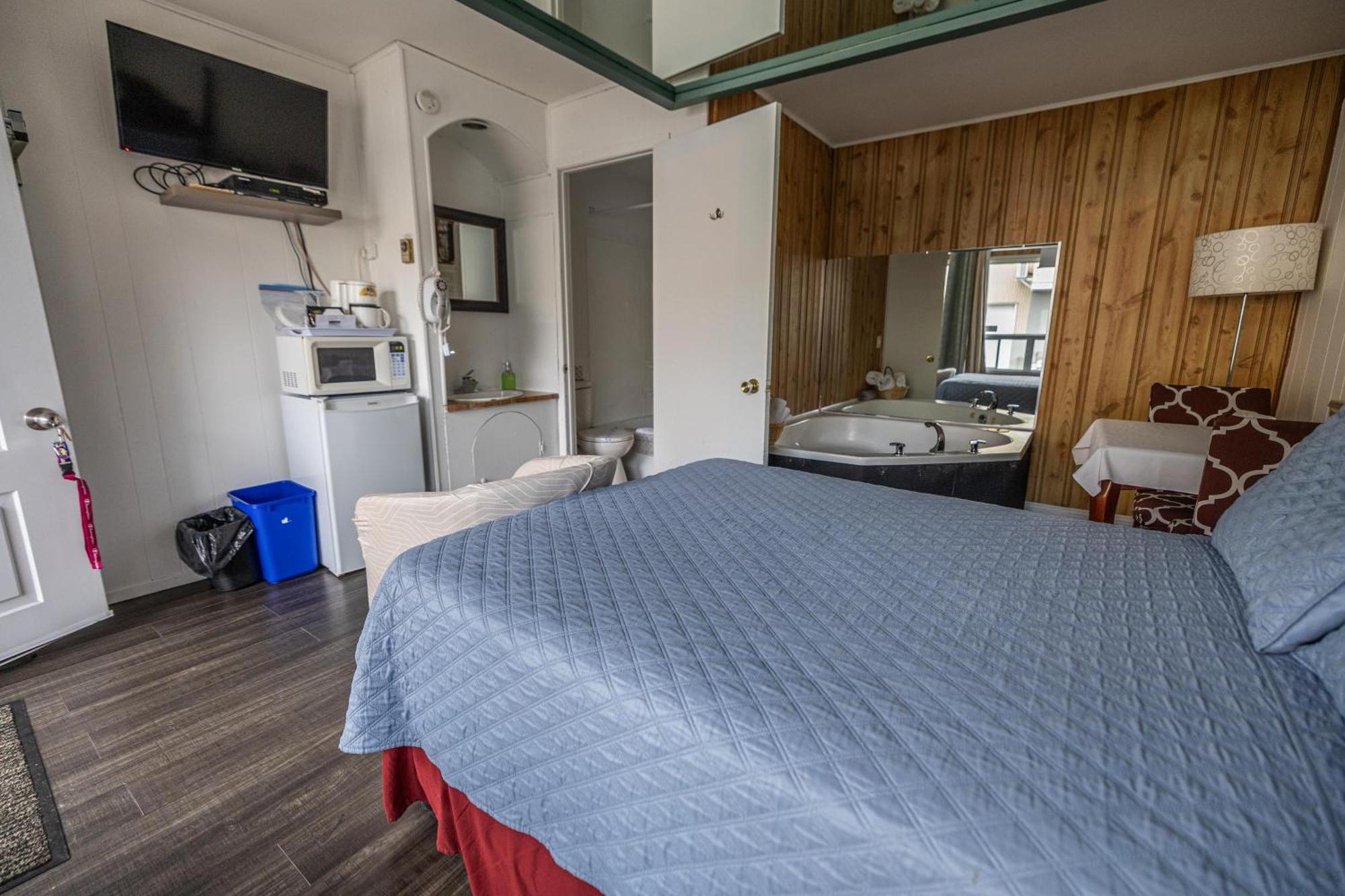 Motel Deblois Sainte-Anne-de-Beaupré Eksteriør billede
