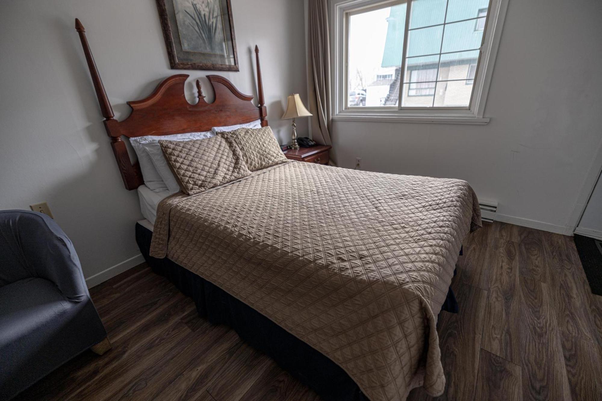 Motel Deblois Sainte-Anne-de-Beaupré Eksteriør billede