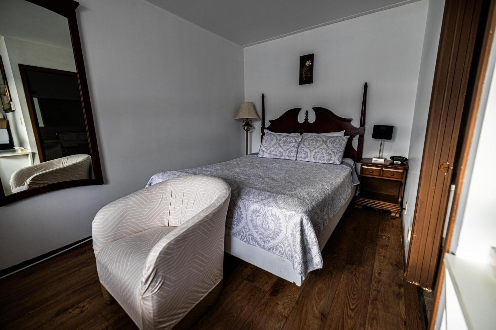 Motel Deblois Sainte-Anne-de-Beaupré Eksteriør billede
