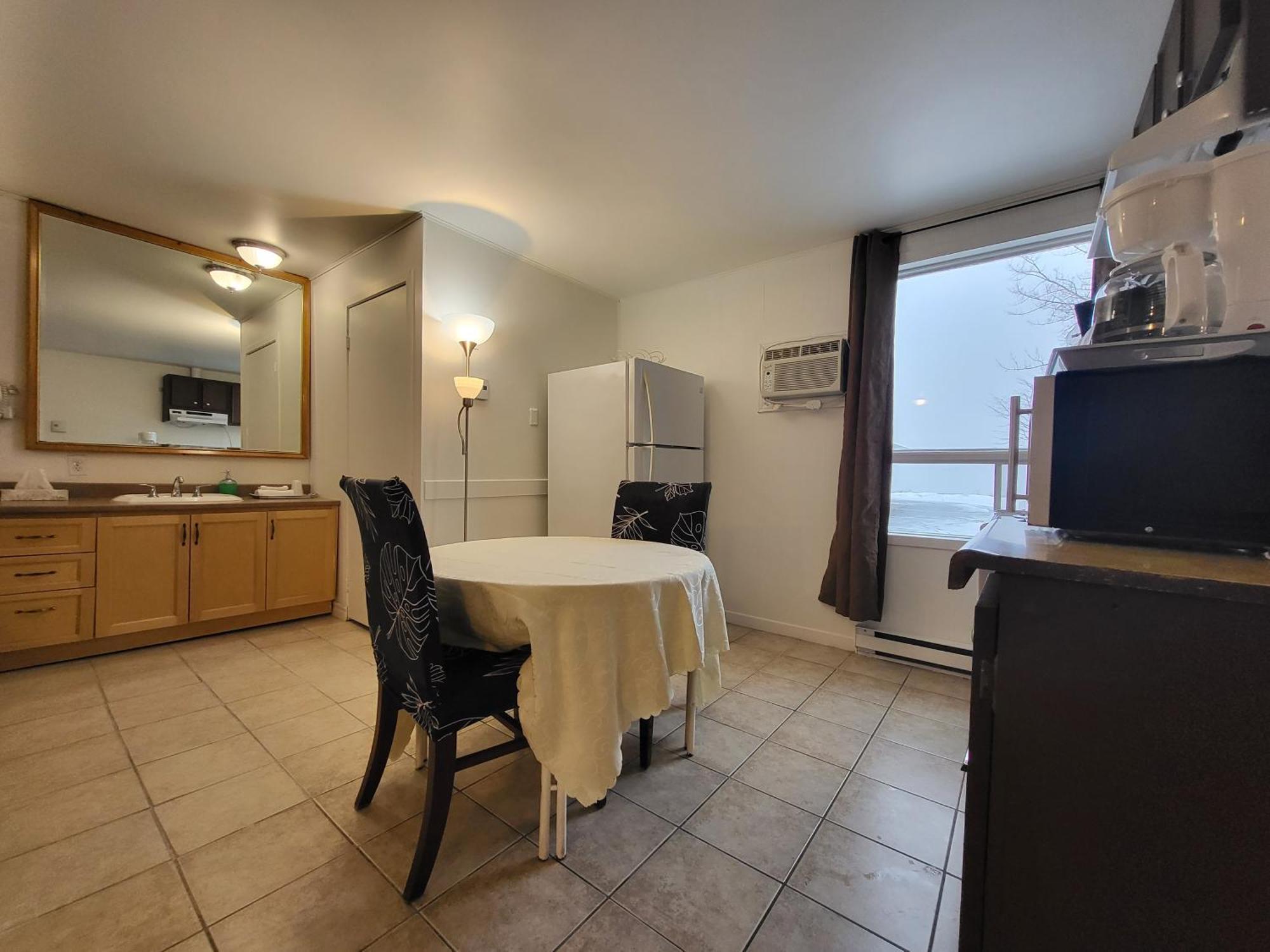 Motel Deblois Sainte-Anne-de-Beaupré Værelse billede