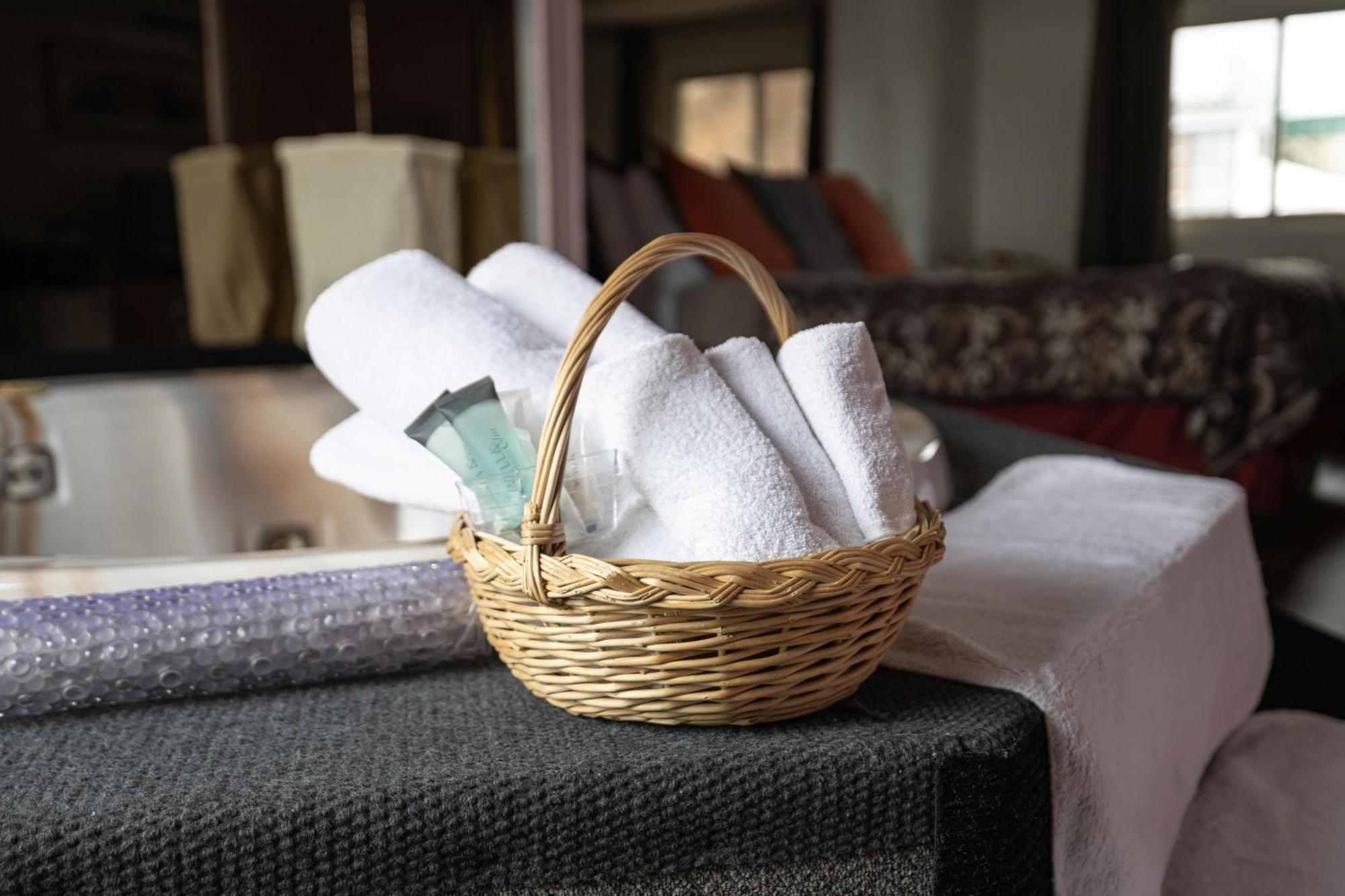 Motel Deblois Sainte-Anne-de-Beaupré Eksteriør billede