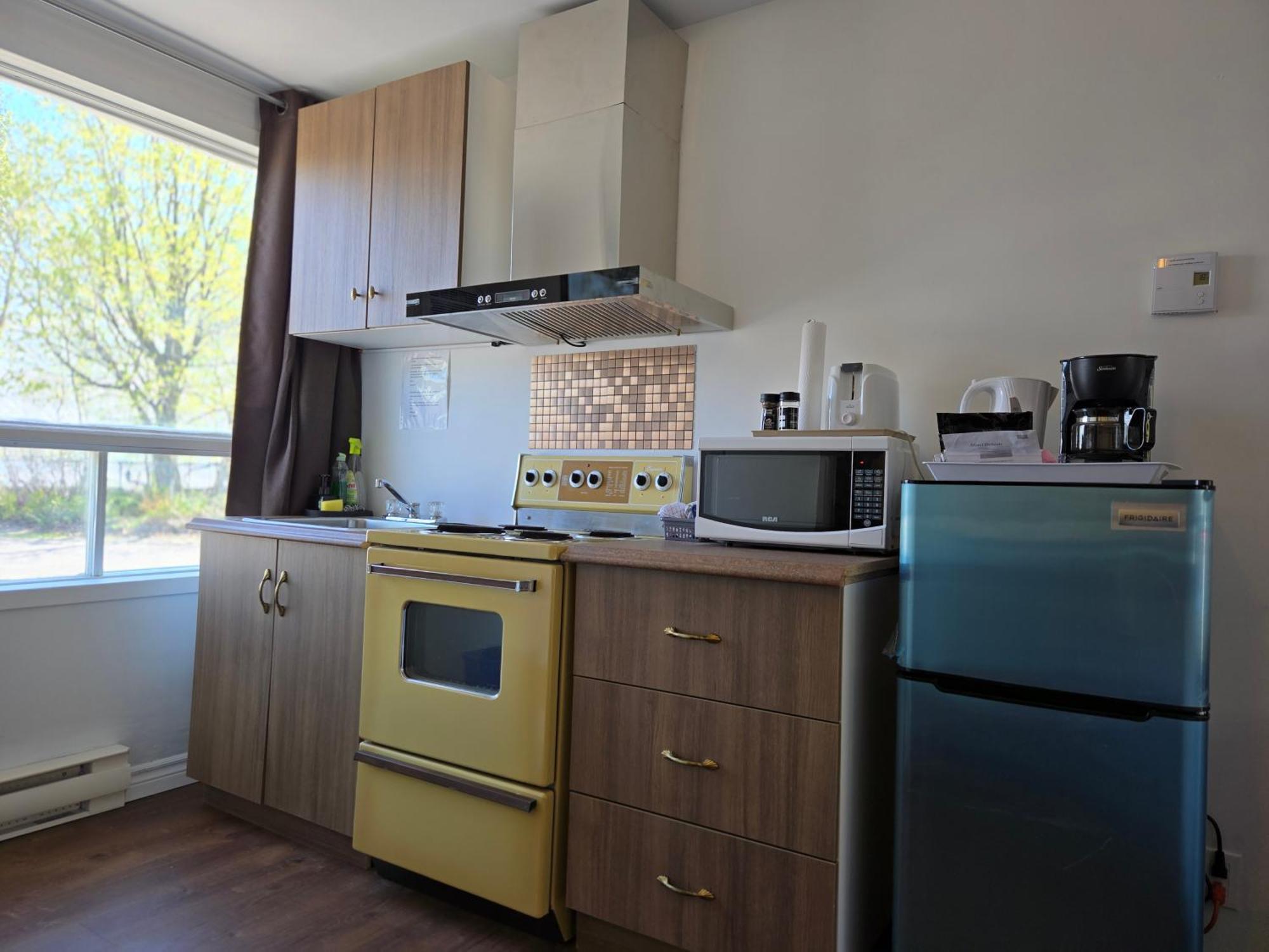 Motel Deblois Sainte-Anne-de-Beaupré Eksteriør billede